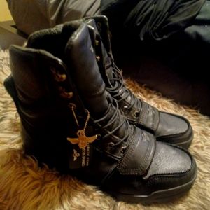 Mens Creative Rec water resistant boots size 10